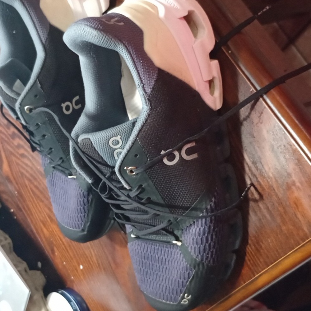 On Running Swiss Engineering Design  Men's Black and Dark Gray Athletic Shoes